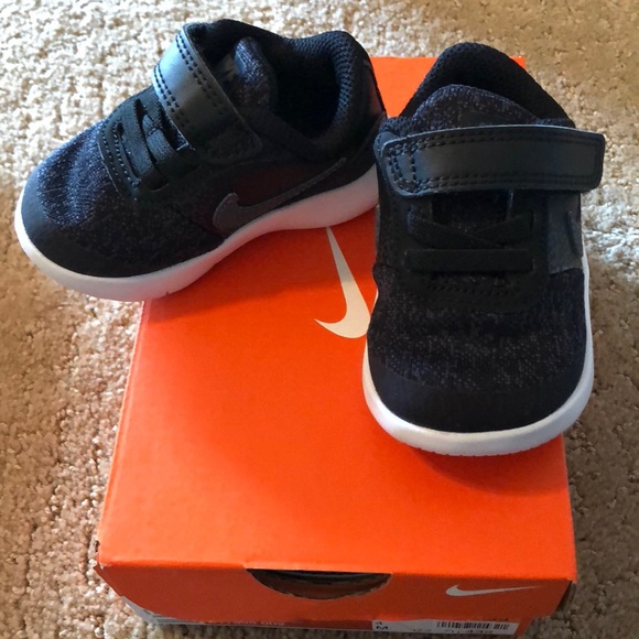 infant tennis shoes size 4